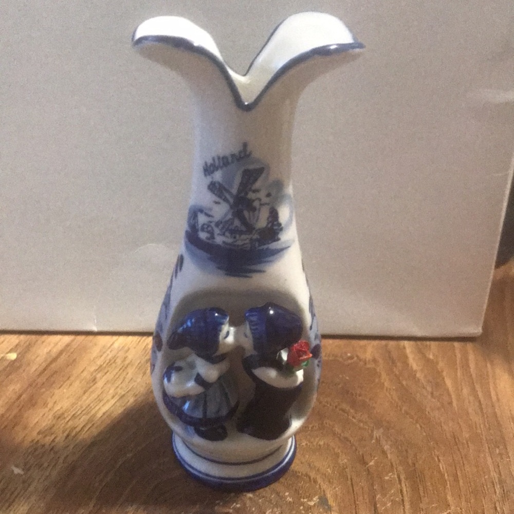 Vintage. Like new Blue Delft Deco. Porcelian vase with kissin children    Hand - Picture 8 of 9